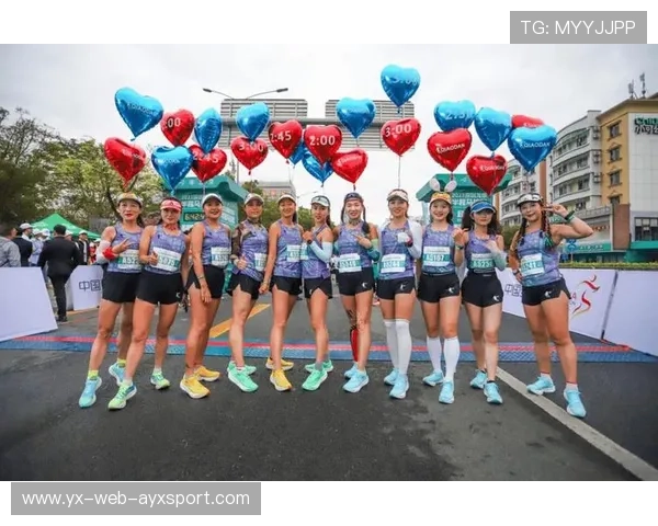 国际马拉松选手进行配速模拟,全程节奏更加稳定 国际马拉松选手进行配速模拟,全程节奏更加稳定